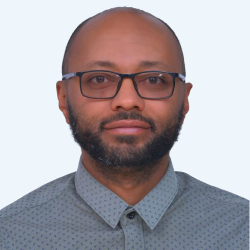 Dr. Abraham Adamu, oncologist (????? ???), offering online cancer consultation and treatment support via Tenadoc